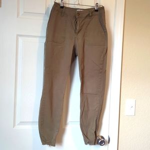 Mid-Rise skinny jeans